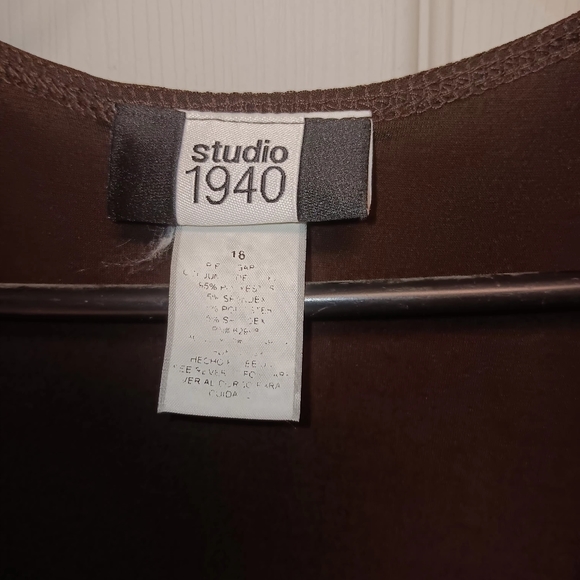 Studio 1940 Top - Picture 4 of 4